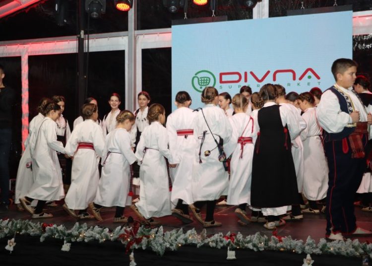 Božićno druženje u Posušju: Pogledajte kako je prošao prvi dan