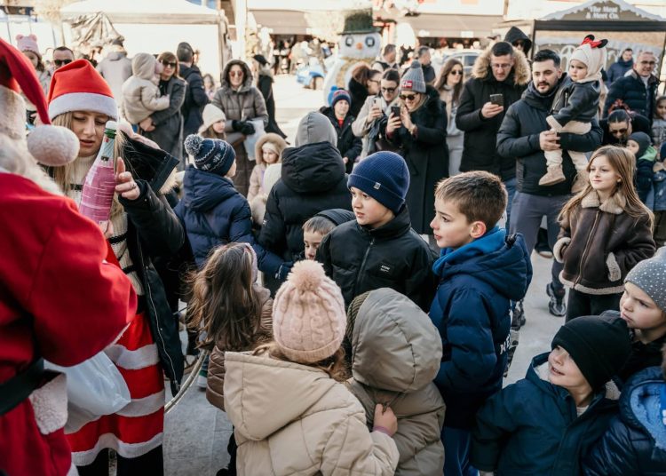 Široki Brijeg: Veseli dječji doček Nove godine na Trgu dr. Ante Starčevića