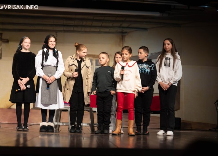 Božićna priredba u Širokom Brijegu u izvedbi malih folkloraša