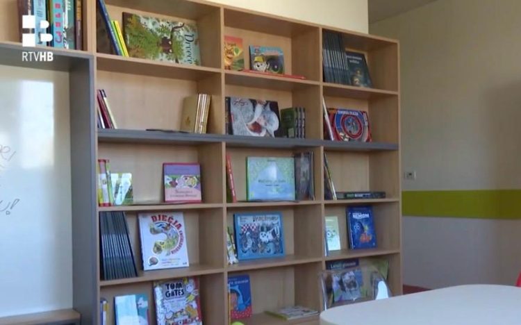 U Sveučilišnoj kliničkoj bolnici Mostar otvorena knjižnica za male pacijente