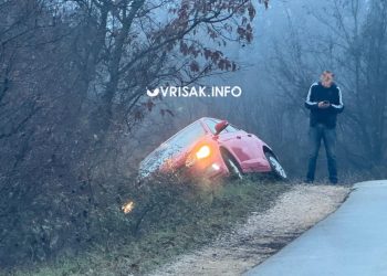 Prometna nezgoda u Širokom Brijegu, vozilo završilo izvan kolnika