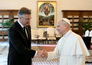 Plenković: Bilo bi nam iznimno drago da papa dođe u Hrvatsku