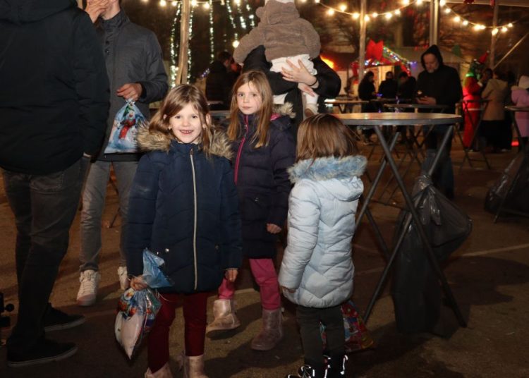 Posušje: Moto mrazovi iznenadili mališane na Trgu hrvatskih branitelja