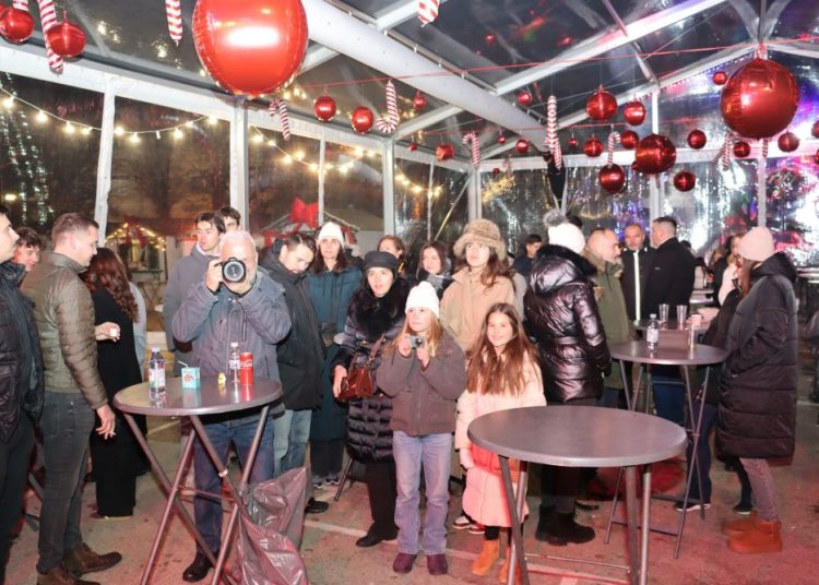 Posušje: Moto mrazovi iznenadili mališane na Trgu hrvatskih branitelja