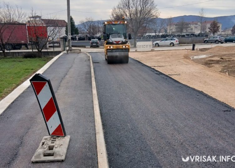 Široki Brijeg: Počelo asfaltiranje proširene ceste na Vaganu