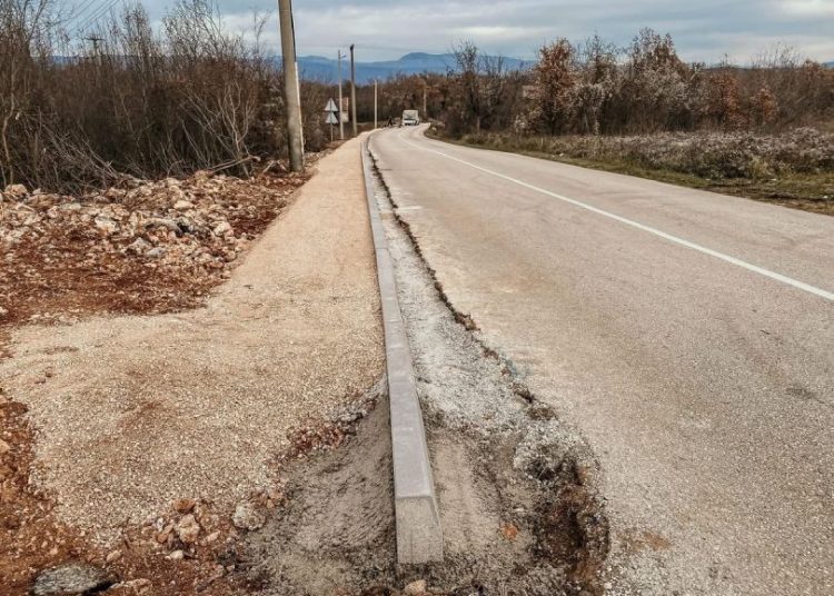 Široki Brijeg: U tijeku izgradnja nogostupa na Dužicama