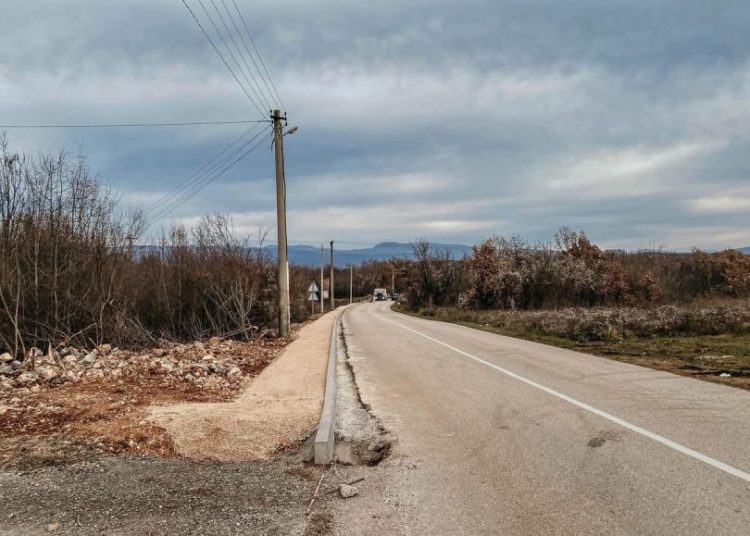 Široki Brijeg: U tijeku izgradnja nogostupa na Dužicama