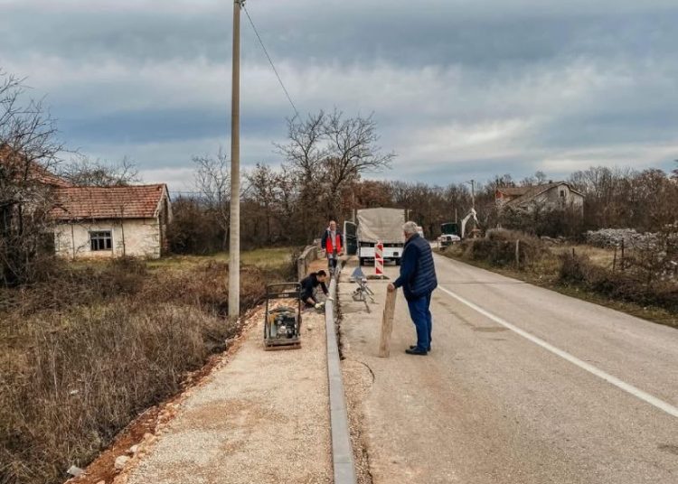 Široki Brijeg: U tijeku izgradnja nogostupa na Dužicama