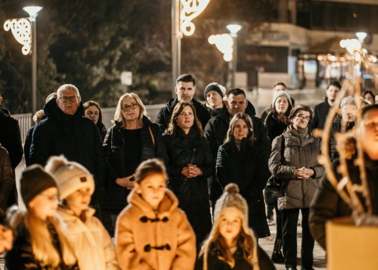 Široki Brijeg: Upaljena druga adventska svijeća