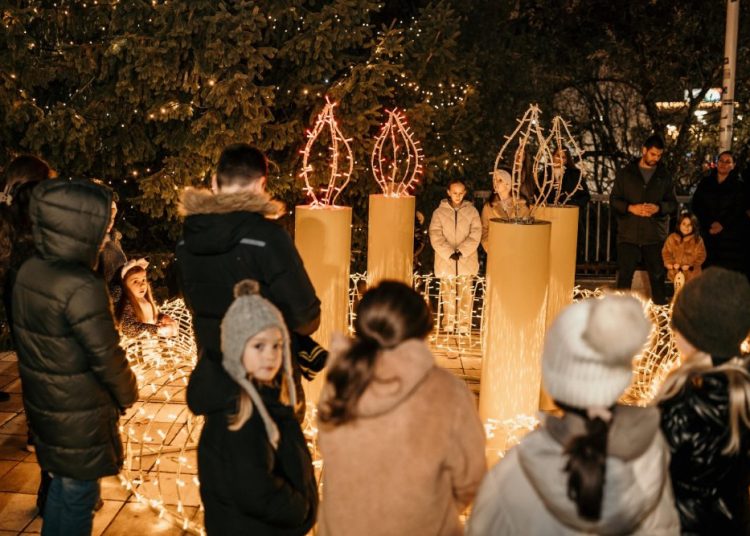 Široki Brijeg: Upaljena druga adventska svijeća