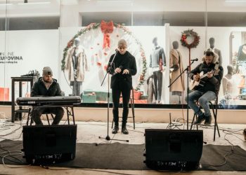 Široki Brijeg pjevao Oliverove hitove uz Stjepana Lacha