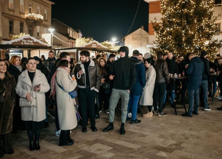 Široki Brijeg pjevao Oliverove hitove uz Stjepana Lacha