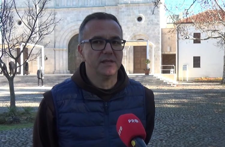 Širokobriješki gvardijan fra Jure Barišić o Božićnom vremenu i blagoslovu obitelji