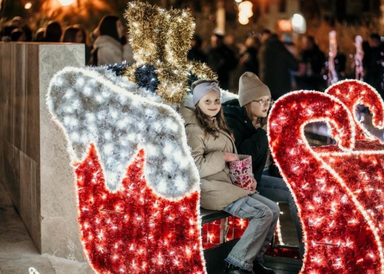 Treća adventska svijeća u Širokom Brijegu upaljena uz molitvu i pjesmu