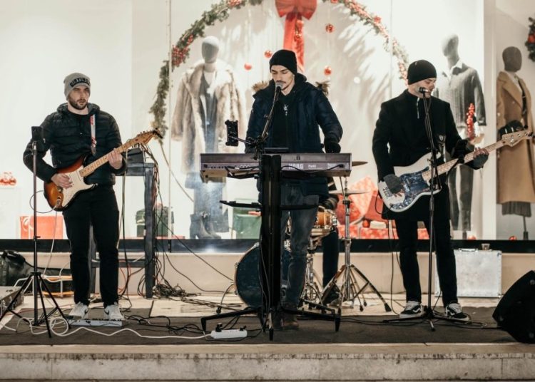 Treća adventska svijeća u Širokom Brijegu upaljena uz molitvu i pjesmu