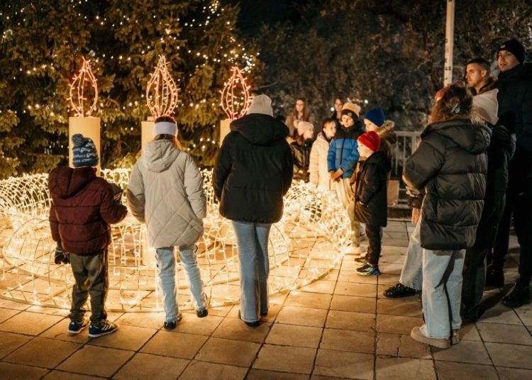 Treća adventska svijeća u Širokom Brijegu upaljena uz molitvu i pjesmu
