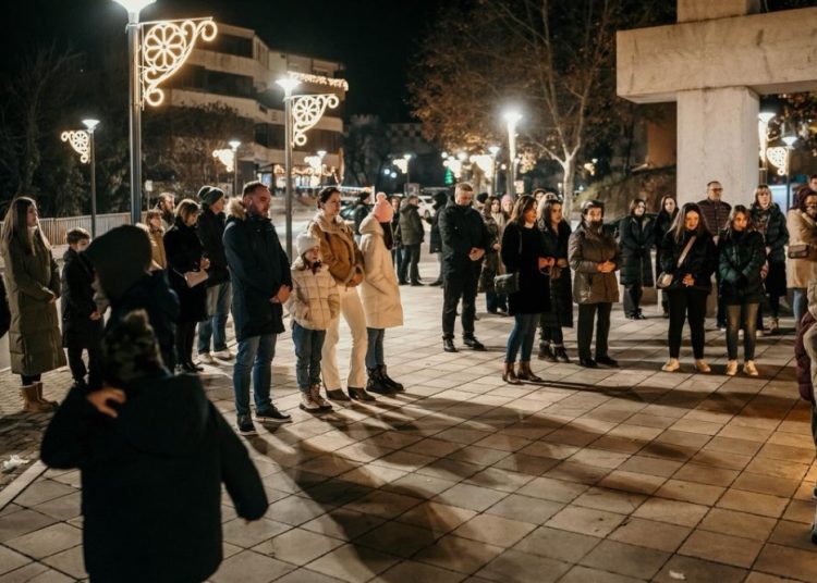 Treća adventska svijeća u Širokom Brijegu upaljena uz molitvu i pjesmu