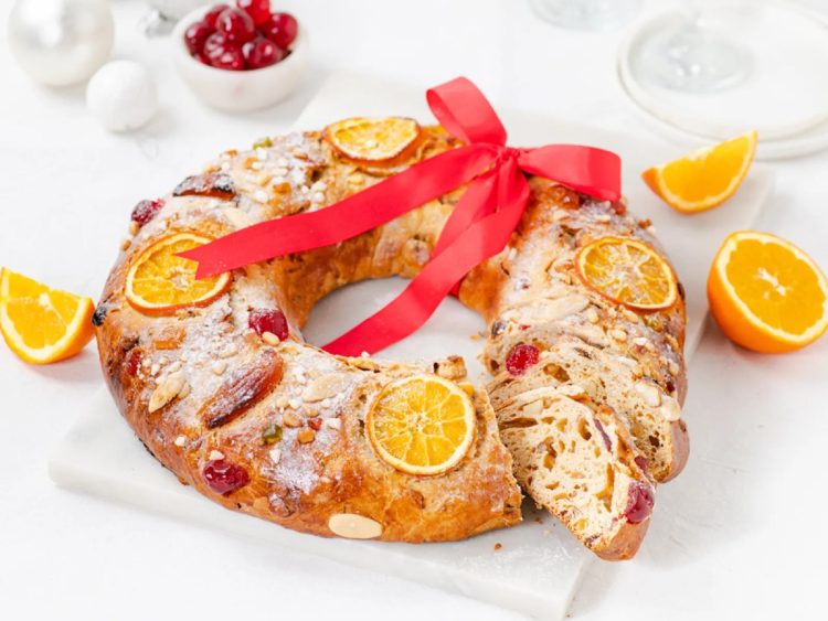 Recept za blagdanski vijenac s voćem i orašastim plodovima