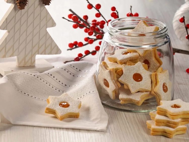 Recept za Božićne zvjezdice s marmeladom: Prhki kolačići koji mirišu na dom