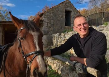 Dva brata iz Gruda obnovili djedovo imanje te kupili konje