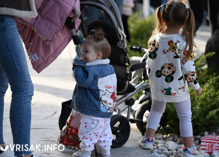 Sveti Nikola darivao mališane u Širokom Brijegu