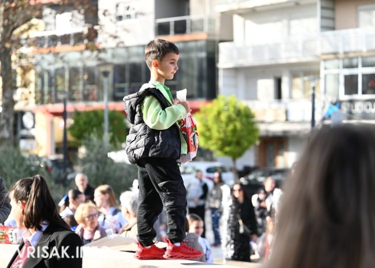 Sveti Nikola darivao mališane u Širokom Brijegu