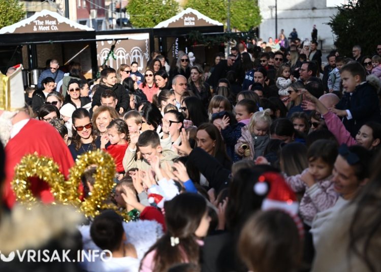 Sveti Nikola darivao mališane u Širokom Brijegu