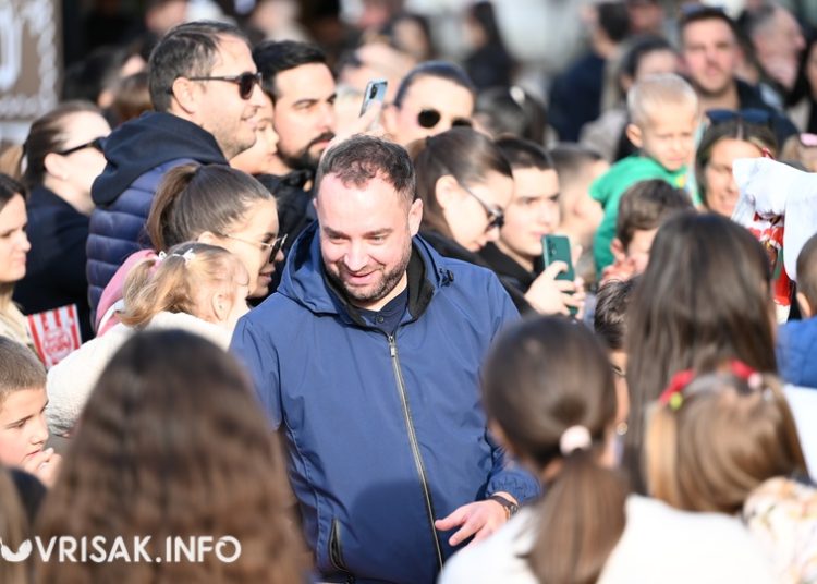 Sveti Nikola darivao mališane u Širokom Brijegu