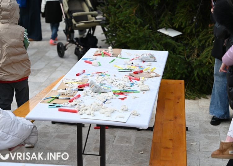 Sveti Nikola darivao mališane u Širokom Brijegu