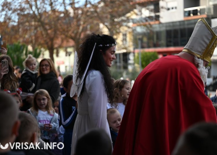 Sveti Nikola darivao mališane u Širokom Brijegu