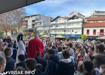 Sveti Nikola darivao mališane u Širokom Brijegu