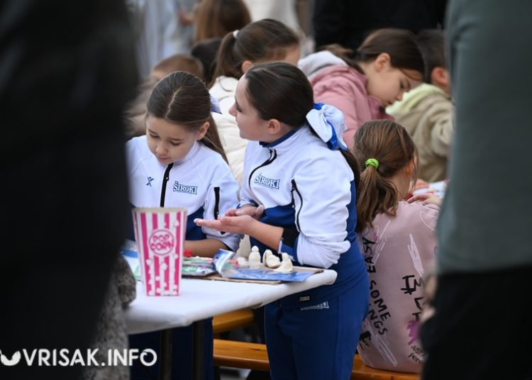 Sveti Nikola darivao mališane u Širokom Brijegu