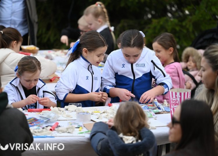 Sveti Nikola darivao mališane u Širokom Brijegu