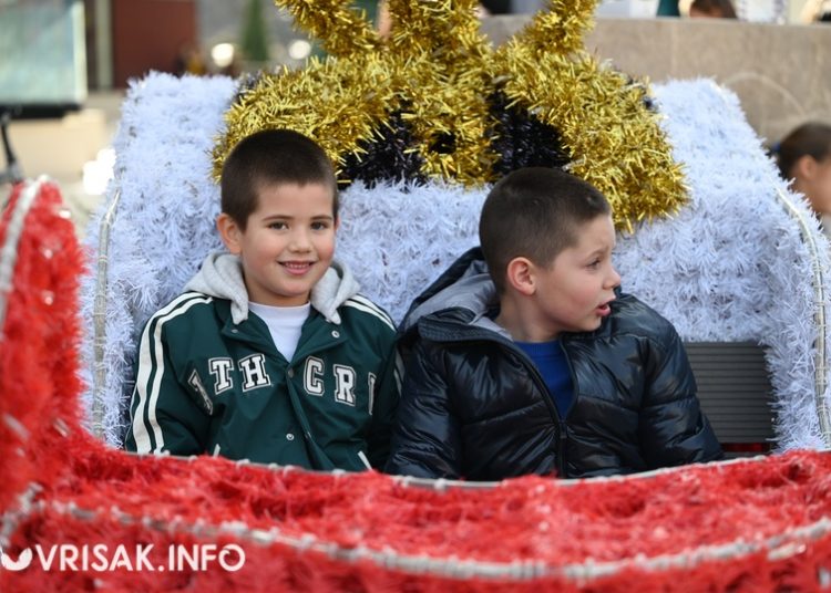 Sveti Nikola darivao mališane u Širokom Brijegu