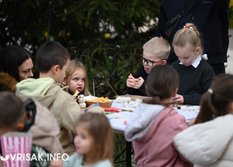 Sveti Nikola darivao mališane u Širokom Brijegu