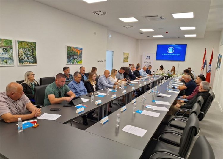 HRS traži ostavke članova OV Grude: “Vijećnica vam može biti kćer, pa i unuka”