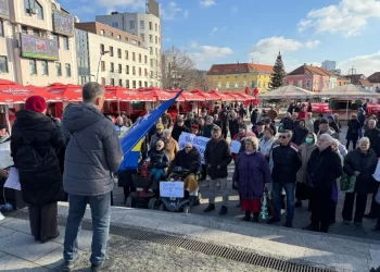 (VIDEO) Umirovljenici poručili vlastima: S ovim mirovinama živimo u siromaštvu