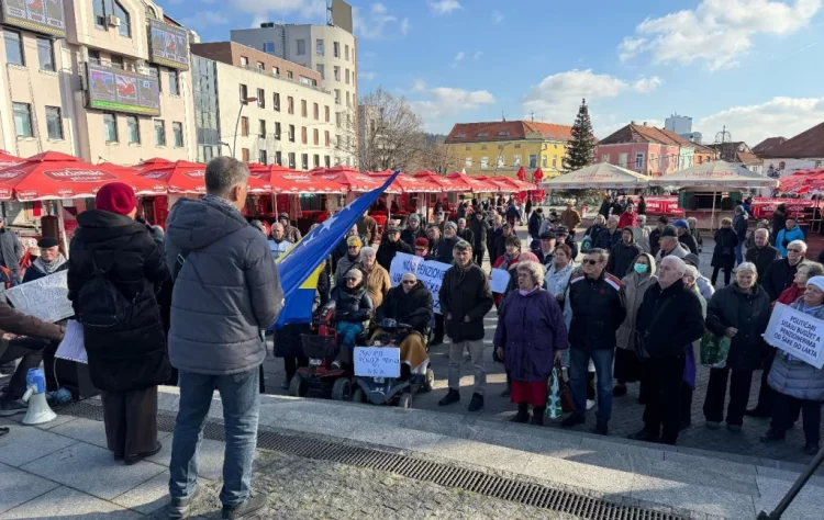 (VIDEO) Umirovljenici poručili vlastima: S ovim mirovinama živimo u siromaštvu