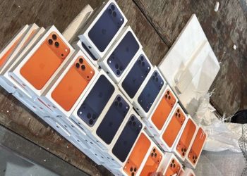 Na Zračnoj luci Podgorica spriječeno krijumčarenje mobitela vrijednih 2,6 milijuna eura