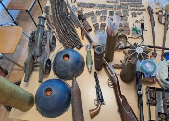 Policija kod tinejdžera u Splitu pronašla čitav arsenal