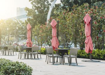 Grad Mostar upozorava: Ugostitelji i trgovci moraju ukloniti opremu s javnih površina