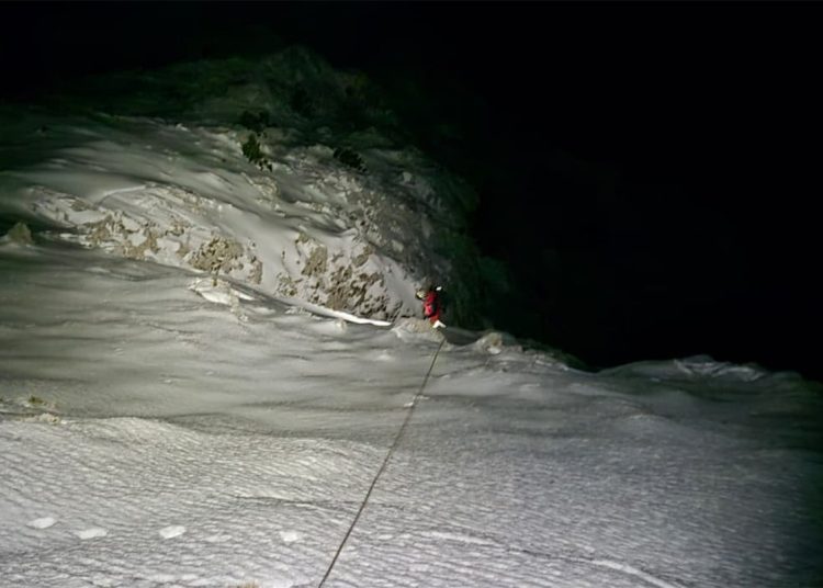 Herojska noćna akcija GSS-a Široki Brijeg: Pas spašen s opasnih stijena nakon višesatne potrage