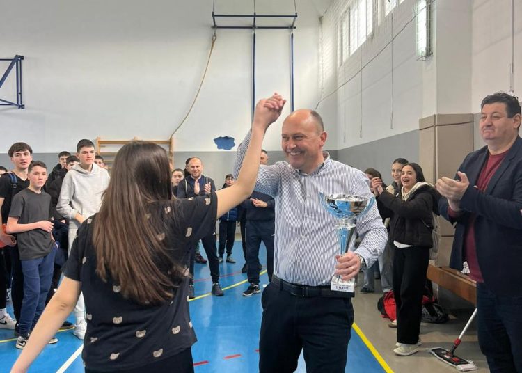 Široki Brijeg: Održano gradsko natjecanje u odbojci za učenike osnovnih škola