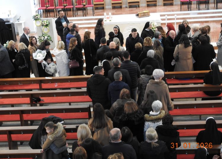 Svečano slavlje u Mostaru: Dvije sestre franjevke iz Gruda i Mostara položile doživotne zavjete