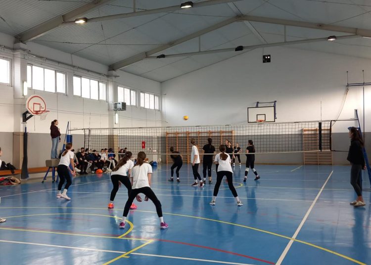 Široki Brijeg: Održano gradsko natjecanje u odbojci za učenike osnovnih škola