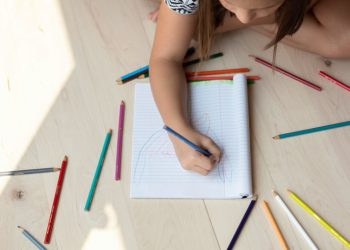 Promjena u crtežima otkrila rijetku dječju demenciju kod djece