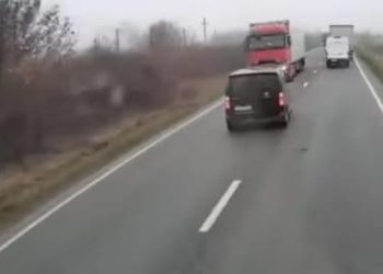 (VIDEO) Objavljena stravična snimka nesreće: Sedam navijača PAOK-a poginulo u Rumunjskoj