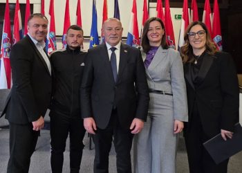 Marko Nenadić iz Posušja preuzeo nagradu za kratku priču o Domovinskom ratu