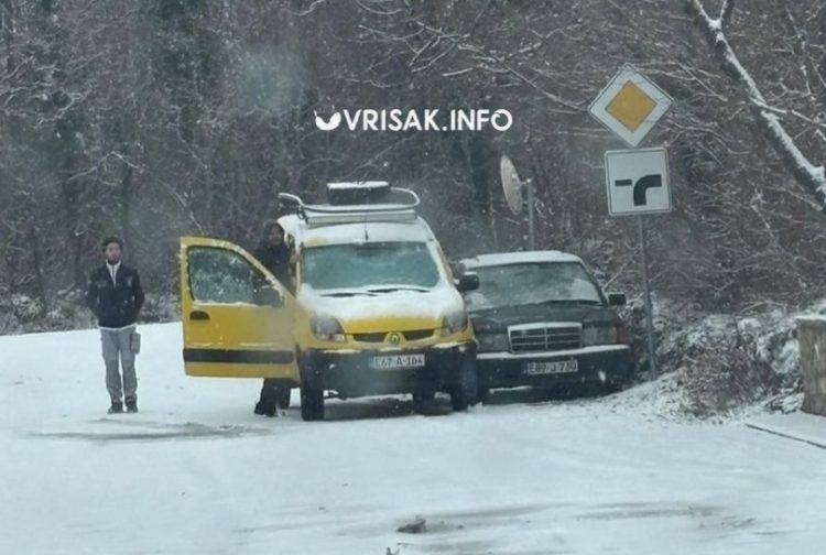 Široki Brijeg: Prometna nezgoda kod Brekstona, sudjelovala tri vozila