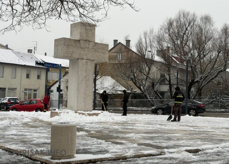 Široki Brijeg: Snijeg zabijelio ceste, pogledajte kako izgleda